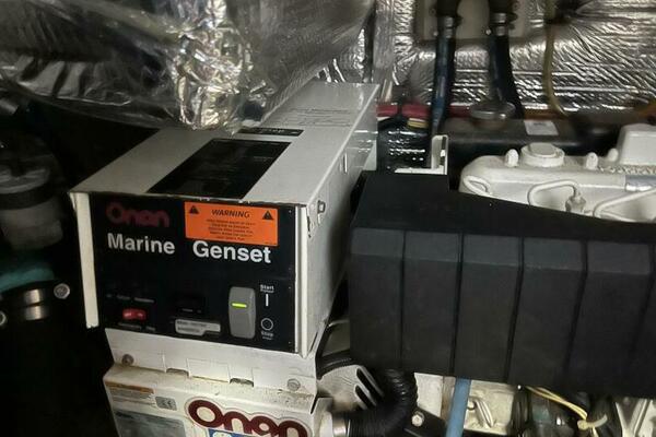 37ft Cruisers Yachts Yacht For Sale