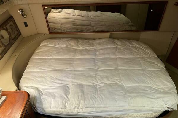 37ft Cruisers Yachts Yacht For Sale