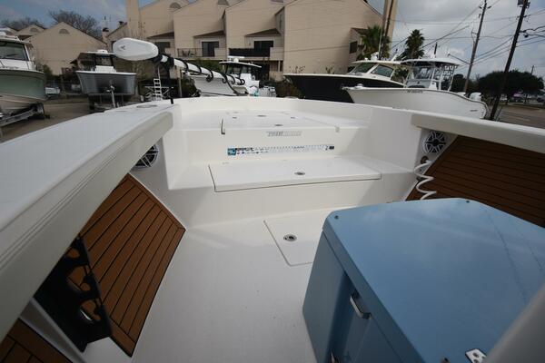 2023 Pathfinder 2700 Open