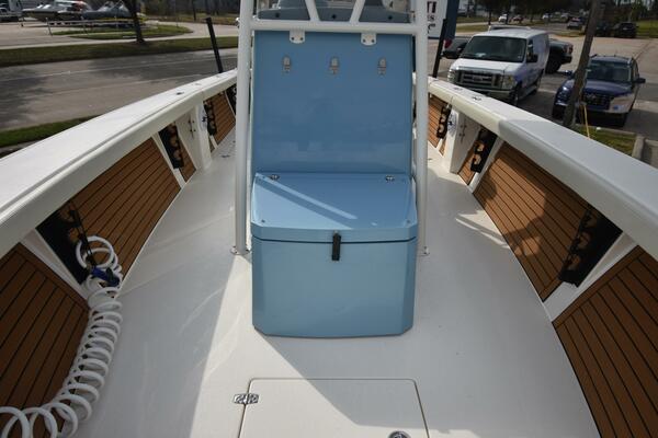 2023 Pathfinder 2700 Open