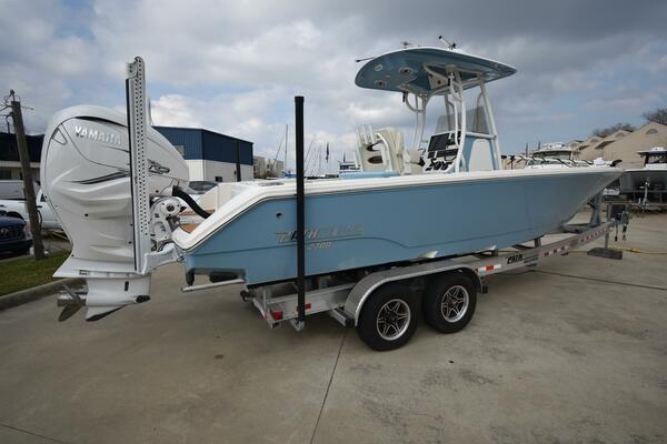 2023 Pathfinder 2700 Open