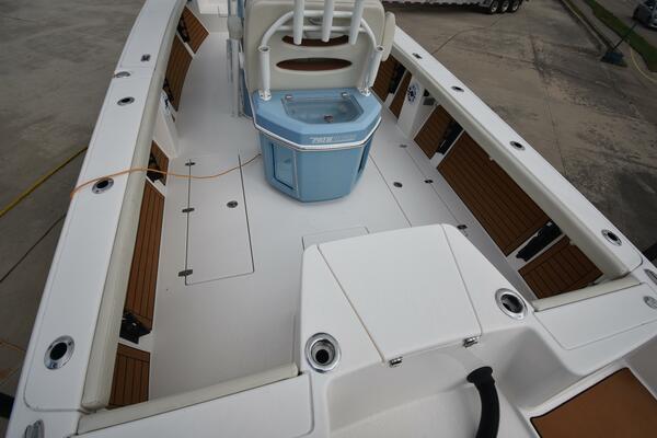 2023 Pathfinder 2700 Open