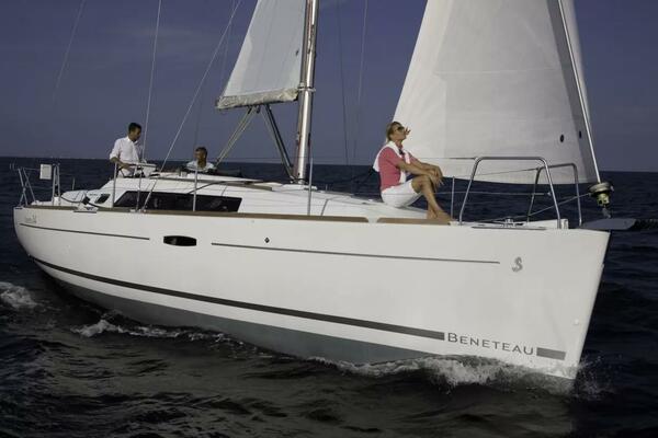 Boat Pour 34ft Beneteau Yacht For Sale