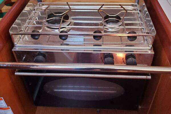 Photo of the 2011 Beneteau Oceanis 34 "Boat Pour"