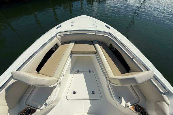 Boston Whaler 360 Outrage Yacht For Sale