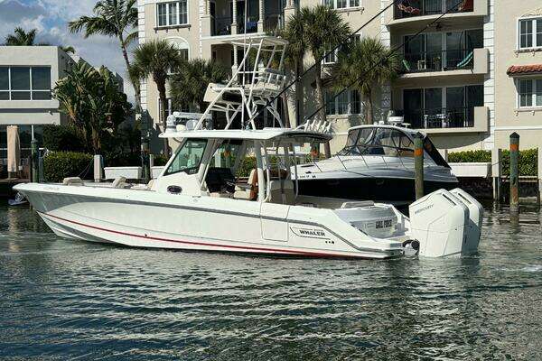 2023 Boston Whaler 36