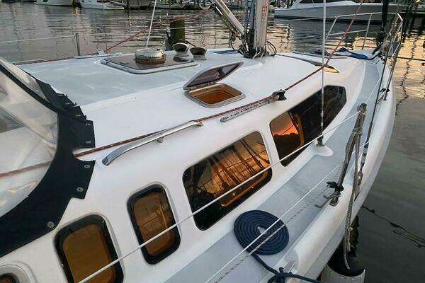 Photo of the 2000 Hunter 340 "No Problem II"
