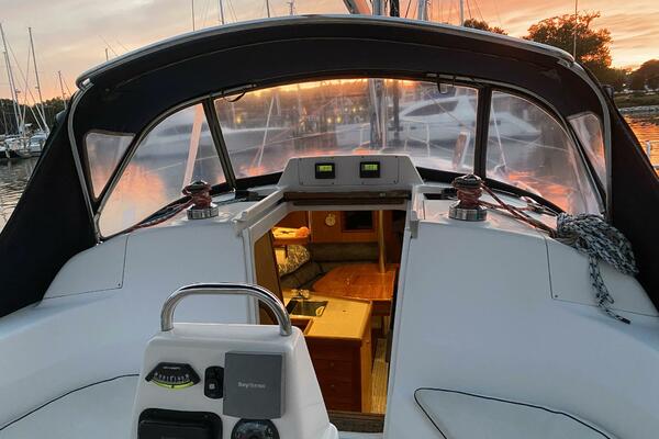 No Problem II 34ft Hunter Yacht For Sale
