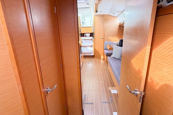 TAKE FIVE 41ft Jeanneau Yacht For Sale