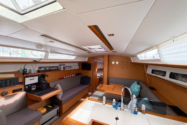 TAKE FIVE 41ft Jeanneau Yacht For Sale