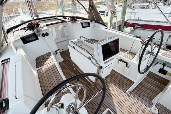 TAKE FIVE 41ft Jeanneau Yacht For Sale