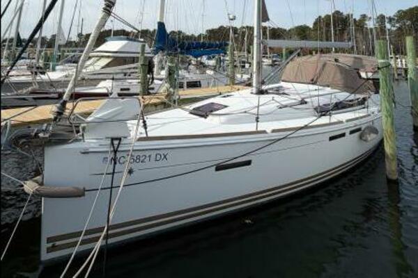 TAKE FIVE 41ft Jeanneau Yacht For Sale