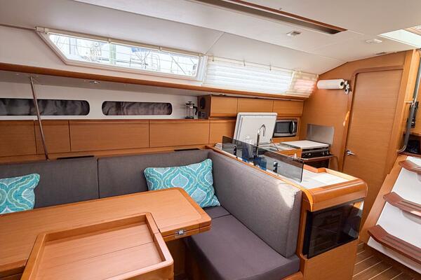 TAKE FIVE 41ft Jeanneau Yacht For Sale