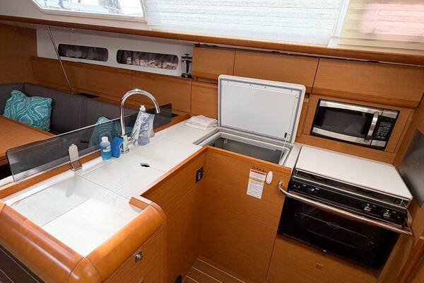 TAKE FIVE 41ft Jeanneau Yacht For Sale