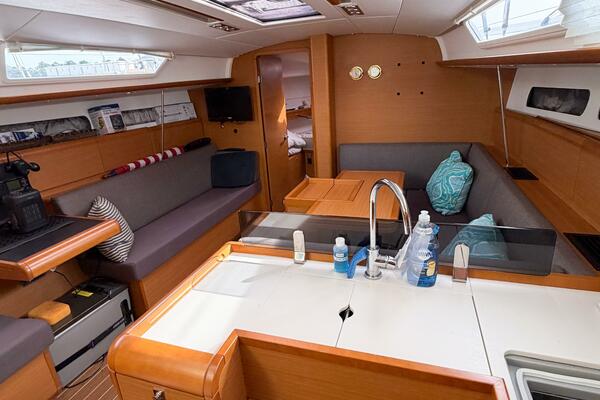 TAKE FIVE 41ft Jeanneau Yacht For Sale