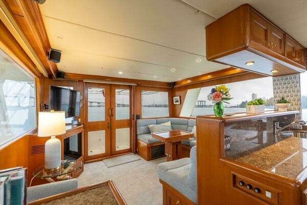 2005 Offshore Yachts 54