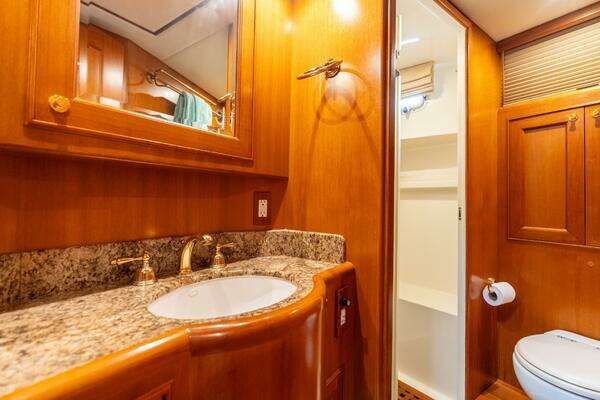 2005 Offshore Yachts 54
