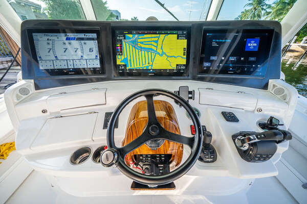 HCB 53 Suenos Yacht For Sale