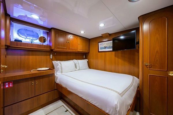 AVENTURER 85ft Jongert Yacht For Sale