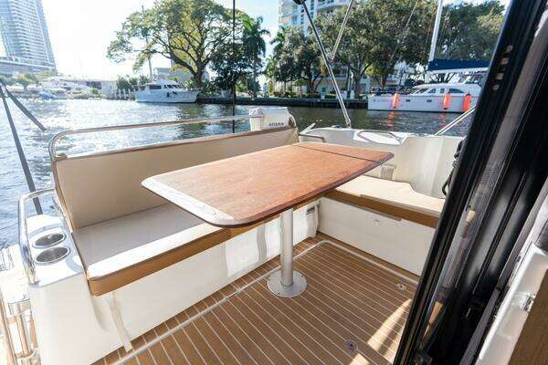 2021 Beneteau 27