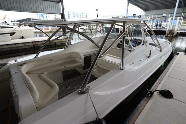 38ft Intermarine Yacht For Sale