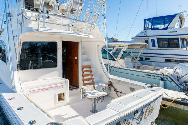 2004 Luhrs 36