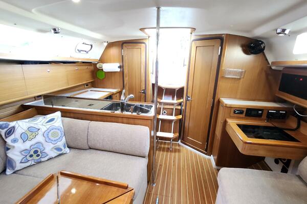 Island Time II 35ft Catalina Yacht For Sale