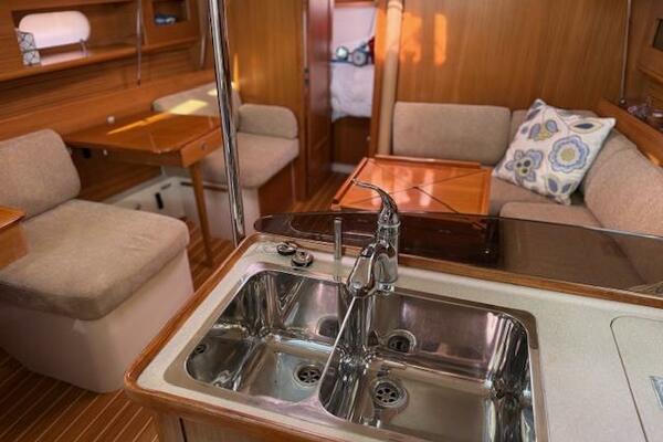 Island Time II 35ft Catalina Yacht For Sale