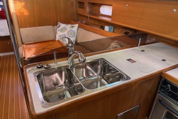 Island Time II 35ft Catalina Yacht For Sale