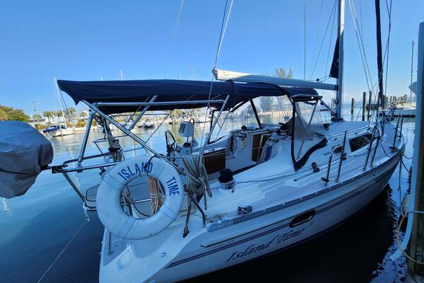 Island Time II 35ft Catalina Yacht For Sale