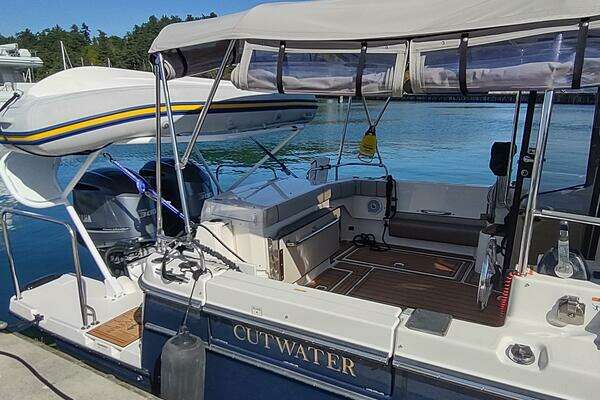 Cutwater C-32 Coupe Yacht For Sale