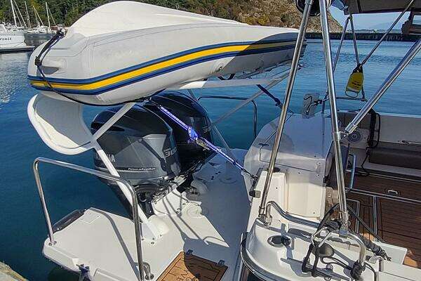 Cutwater C-32 Coupe Yacht For Sale