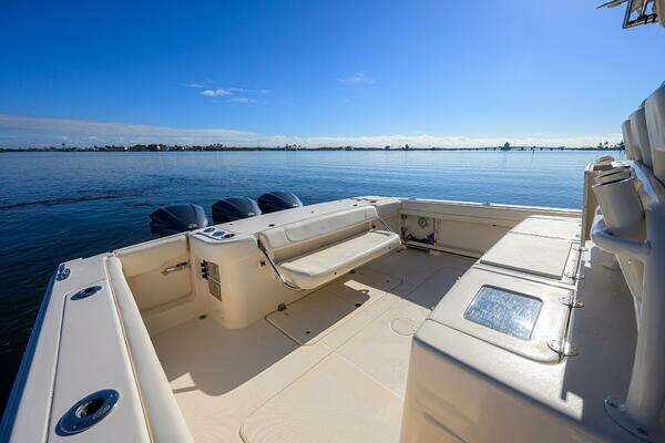 Grady-White Canyon 376 Yacht For Sale