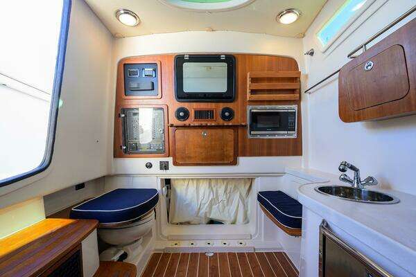 Grady-White Canyon 376 Yacht For Sale