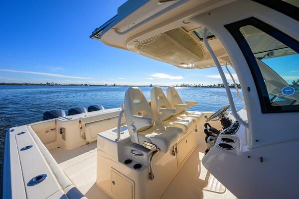 37ft Grady White Yacht For Sale