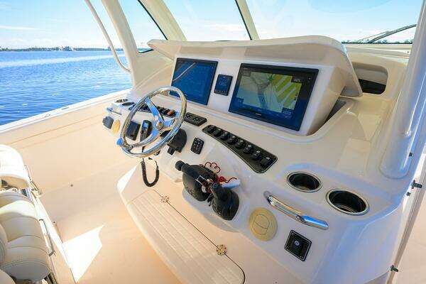 Grady-White Canyon 376 Yacht For Sale