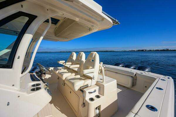 Grady-White Canyon 376 Yacht For Sale