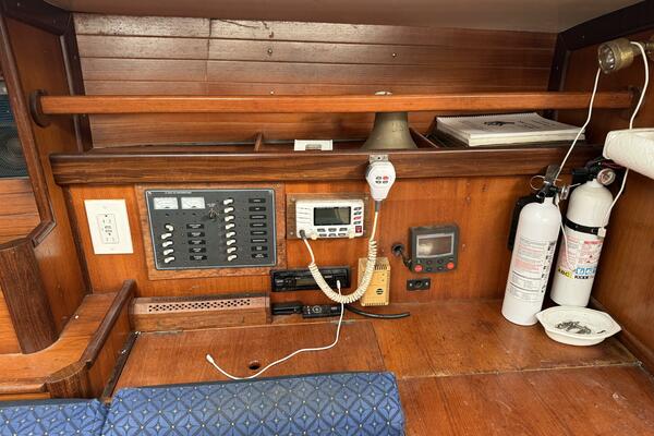 Zeiggy 35ft Beneteau Yacht For Sale