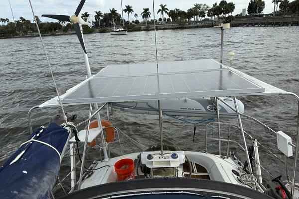 Zeiggy 35ft Beneteau Yacht For Sale