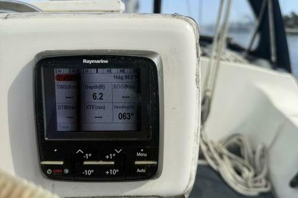 Zeiggy 35ft Beneteau Yacht For Sale