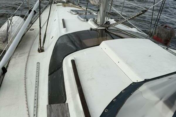 Zeiggy 35ft Beneteau Yacht For Sale