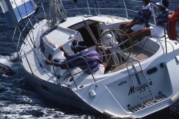 Zeiggy 35ft Beneteau Yacht For Sale