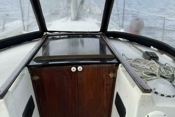 Zeiggy 35ft Beneteau Yacht For Sale