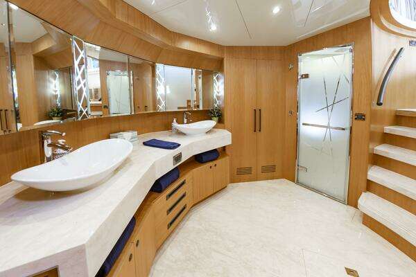 Johnson 93 Flybridge Yacht For Sale