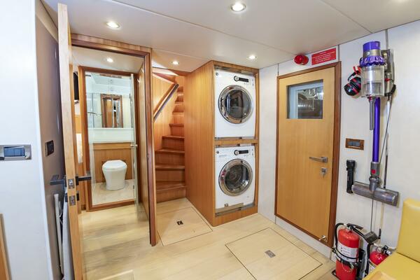 FITFO 93ft Johnson Yacht For Sale