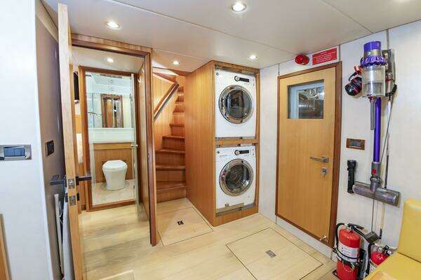 Johnson 93 Flybridge Yacht For Sale