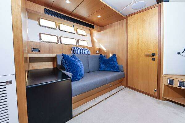 Johnson 93 Flybridge Yacht For Sale