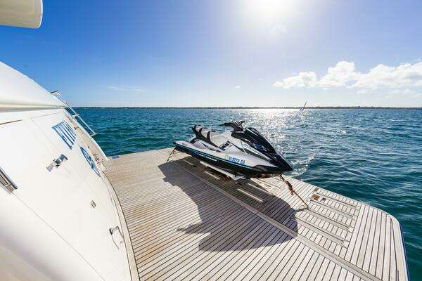 Johnson 93 Flybridge Yacht For Sale