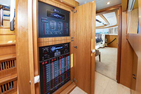 Johnson 93 Flybridge Yacht For Sale