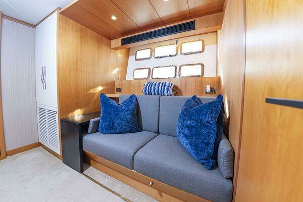 Johnson 93 Flybridge Yacht For Sale